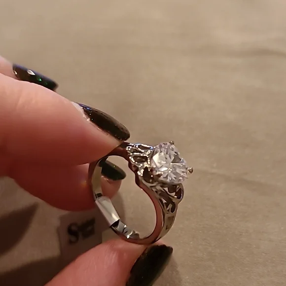 Heart shape cubic zirconia swirl band stainless steel ring - Picture 7 of 9